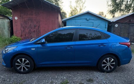 Hyundai Solaris II рестайлинг, 2017 год, 1 350 000 рублей, 2 фотография