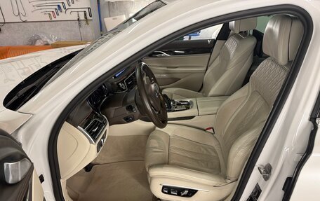 BMW 7 серия, 2015 год, 3 700 000 рублей, 9 фотография