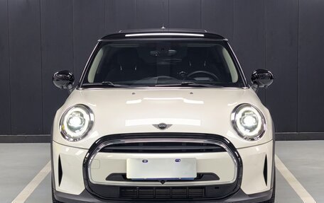 MINI Hatch, 2023 год, 1 985 000 рублей, 1 фотография