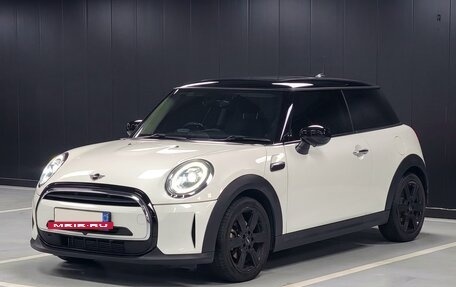 MINI Hatch, 2023 год, 1 985 000 рублей, 3 фотография