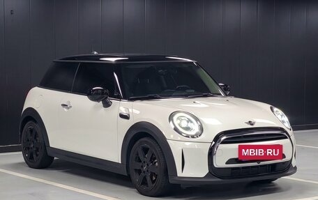 MINI Hatch, 2023 год, 1 985 000 рублей, 2 фотография