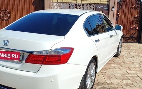 Honda Accord IX рестайлинг, 2013 год, 1 700 000 рублей, 4 фотография