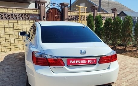 Honda Accord IX рестайлинг, 2013 год, 1 700 000 рублей, 3 фотография