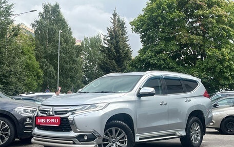 Mitsubishi Pajero Sport III рестайлинг, 2018 год, 2 899 000 рублей, 3 фотография