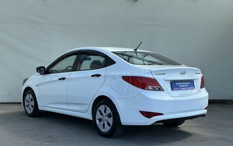 Hyundai Solaris II рестайлинг, 2015 год, 900 000 рублей, 5 фотография