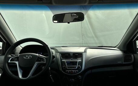 Hyundai Solaris II рестайлинг, 2015 год, 900 000 рублей, 12 фотография