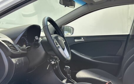 Hyundai Solaris II рестайлинг, 2015 год, 900 000 рублей, 9 фотография