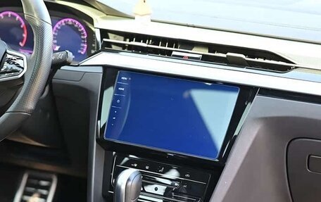 Volkswagen Passat CC, 2023 год, 3 999 999 рублей, 13 фотография