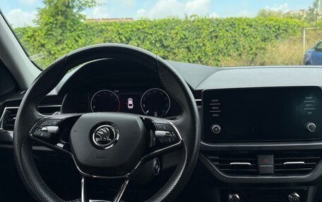Skoda Rapid II, 2021 год, 2 250 000 рублей, 11 фотография