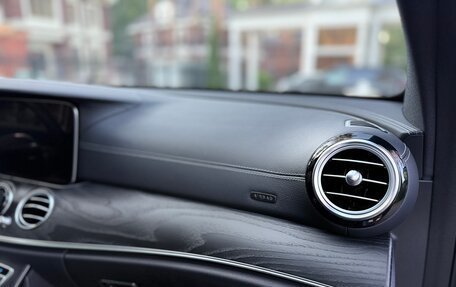 Mercedes-Benz E-Класс, 2019 год, 3 790 000 рублей, 24 фотография
