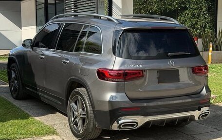 Mercedes-Benz GLB, 2022 год, 2 100 000 рублей, 11 фотография