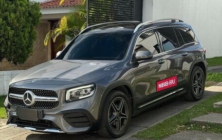Mercedes-Benz GLB, 2022 год, 2 100 000 рублей, 3 фотография