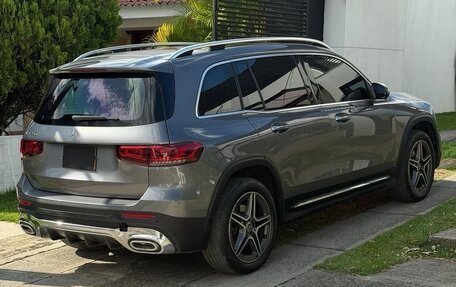 Mercedes-Benz GLB, 2022 год, 2 100 000 рублей, 14 фотография