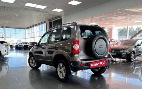 Chevrolet Niva I рестайлинг, 2017 год, 795 000 рублей, 6 фотография