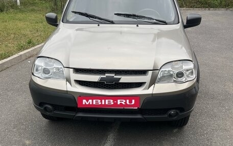 Chevrolet Niva I рестайлинг, 2012 год, 550 000 рублей, 2 фотография