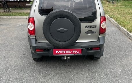 Chevrolet Niva I рестайлинг, 2012 год, 550 000 рублей, 4 фотография