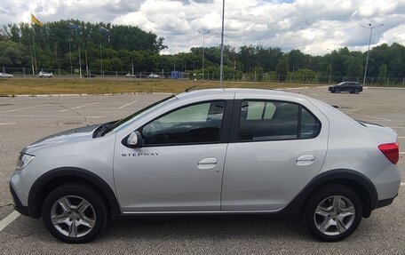 Renault Logan II, 2022 год, 1 450 000 рублей, 3 фотография