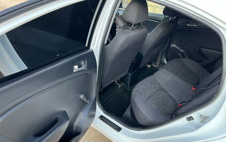 Hyundai Solaris II рестайлинг, 2015 год, 525 000 рублей, 9 фотография