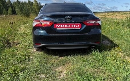 Toyota Camry, 2018 год, 2 200 000 рублей, 2 фотография