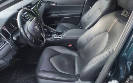 Toyota Camry, 2018 год, 2 200 000 рублей, 10 фотография