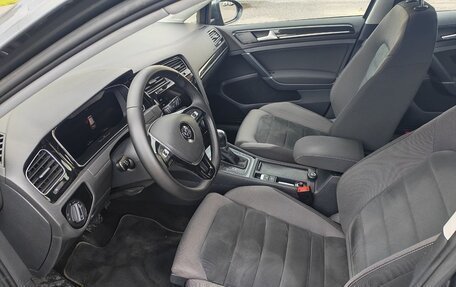 Volkswagen Golf VII, 2018 год, 1 850 000 рублей, 9 фотография