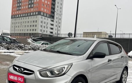 Hyundai Solaris II рестайлинг, 2013 год, 639 950 рублей, 3 фотография