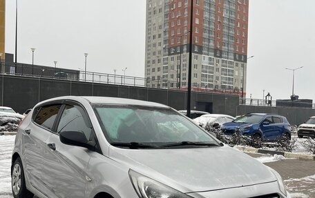 Hyundai Solaris II рестайлинг, 2013 год, 639 950 рублей, 5 фотография