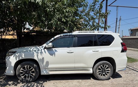 Toyota Land Cruiser Prado 150 рестайлинг 2, 2021 год, 6 990 000 рублей, 3 фотография