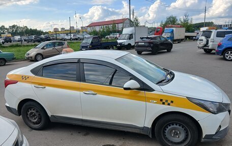 Hyundai Solaris II рестайлинг, 2021 год, 950 000 рублей, 2 фотография