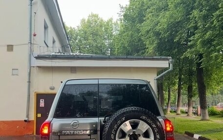 Nissan Patrol, 2004 год, 1 600 000 рублей, 3 фотография
