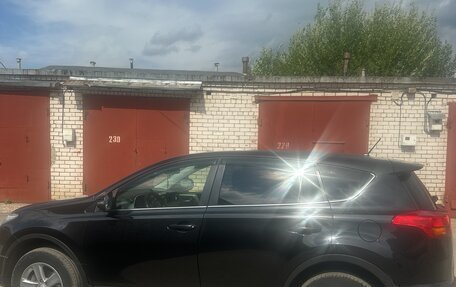 Toyota RAV4, 2014 год, 1 635 000 рублей, 4 фотография