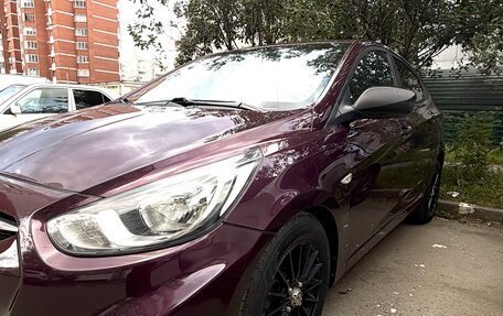 Hyundai Solaris II рестайлинг, 2011 год, 700 000 рублей, 2 фотография