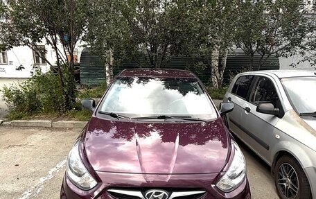 Hyundai Solaris II рестайлинг, 2011 год, 700 000 рублей, 3 фотография
