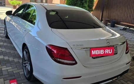 Mercedes-Benz E-Класс, 2019 год, 3 700 000 рублей, 4 фотография