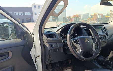 Mitsubishi L200 IV рестайлинг, 2021 год, 2 725 000 рублей, 9 фотография
