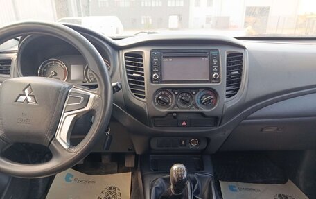 Mitsubishi L200 IV рестайлинг, 2021 год, 2 725 000 рублей, 8 фотография