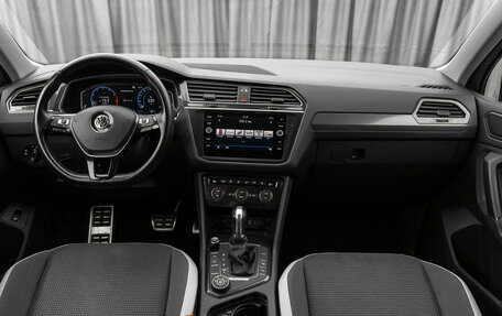 Volkswagen Tiguan II, 2019 год, 2 490 000 рублей, 8 фотография