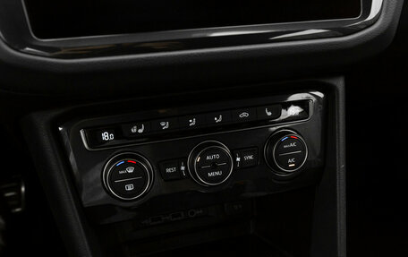 Volkswagen Tiguan II, 2019 год, 2 490 000 рублей, 26 фотография