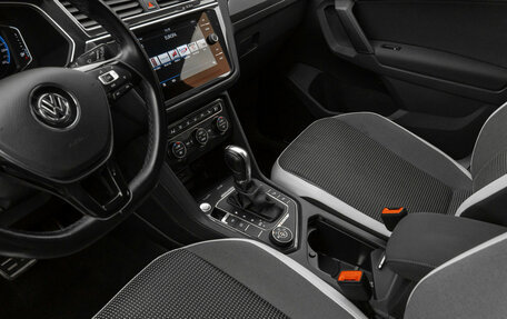 Volkswagen Tiguan II, 2019 год, 2 490 000 рублей, 15 фотография