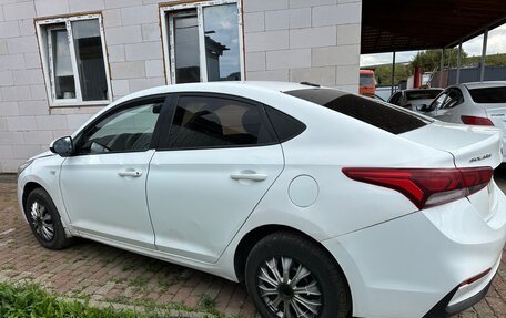 Hyundai Solaris II рестайлинг, 2017 год, 470 000 рублей, 3 фотография