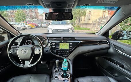 Toyota Camry, 2018 год, 2 500 000 рублей, 9 фотография