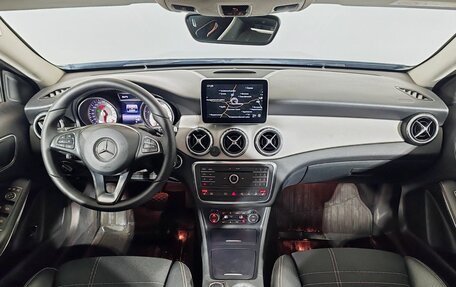 Mercedes-Benz GLA, 2016 год, 1 900 000 рублей, 10 фотография