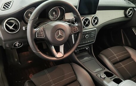 Mercedes-Benz GLA, 2016 год, 1 900 000 рублей, 12 фотография