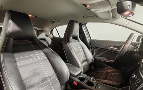 Mercedes-Benz GLA, 2016 год, 1 900 000 рублей, 15 фотография