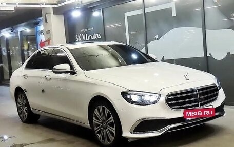 Mercedes-Benz E-Класс, 2022 год, 4 800 000 рублей, 3 фотография