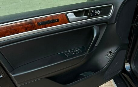 Volkswagen Touareg III, 2012 год, 1 100 000 рублей, 10 фотография