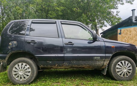 Chevrolet Niva I рестайлинг, 2004 год, 170 000 рублей, 2 фотография