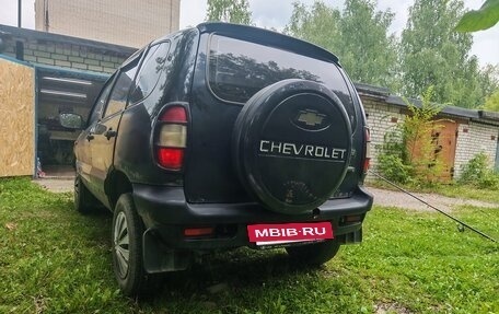 Chevrolet Niva I рестайлинг, 2004 год, 170 000 рублей, 3 фотография