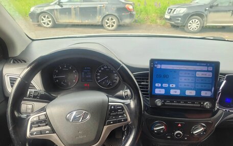 Hyundai Solaris II рестайлинг, 2019 год, 950 000 рублей, 9 фотография