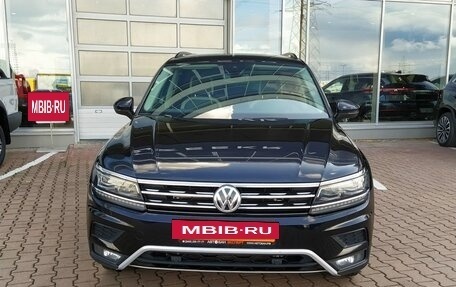 Volkswagen Tiguan II, 2020 год, 2 770 000 рублей, 2 фотография